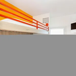 https://hotelf1-frejus-roquebrune-sur-argens.fr-provencehotel.com